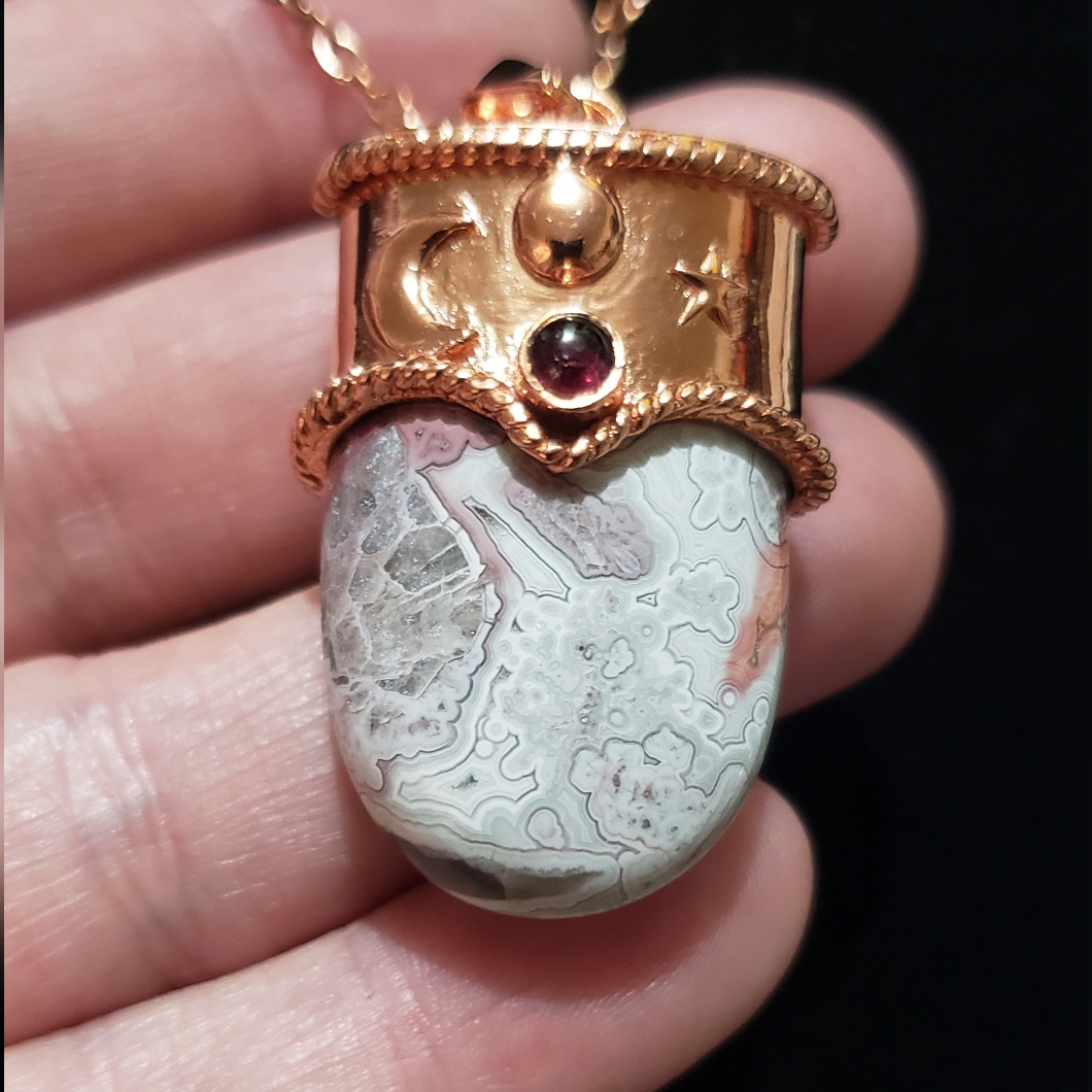 Laguna Lace Agate W/ Garnet Copper Pendant Necklace